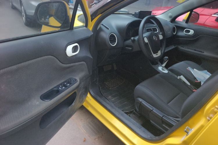 Used MG 3 2011 1.5L AMT Elite Edition Driver Seat