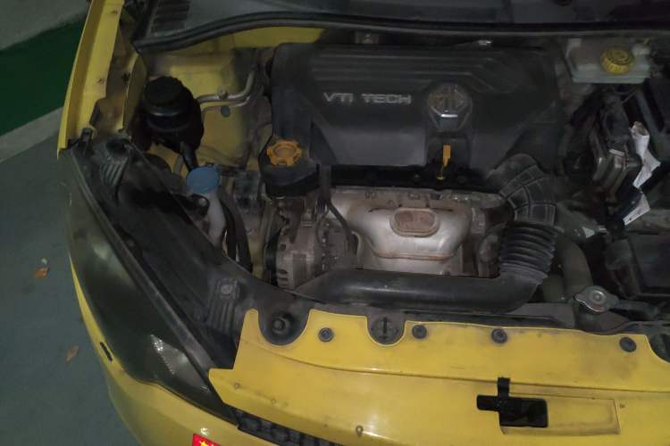Used MG 3 2011 1.5L AMT Elite Edition Engine Bay Right