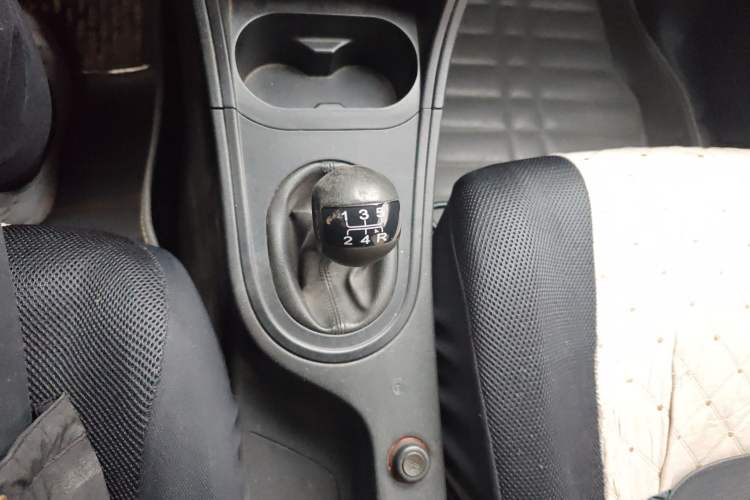 Used MG 3 2011 1.3L Manual Comfort Edition Gear Lever