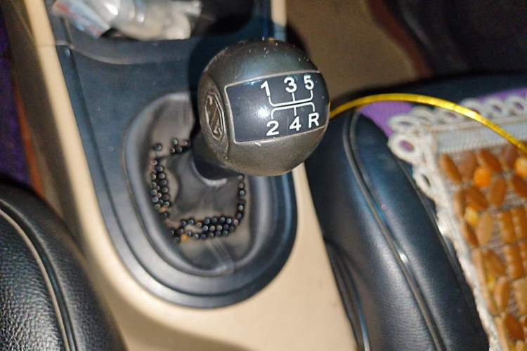 Used MG 3 2011 1.3L Manual Comfort Edition Gear Lever