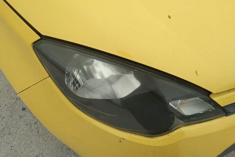 Used MG 3 2011 1.3L AMT Comfort Edition Right Front Headlight