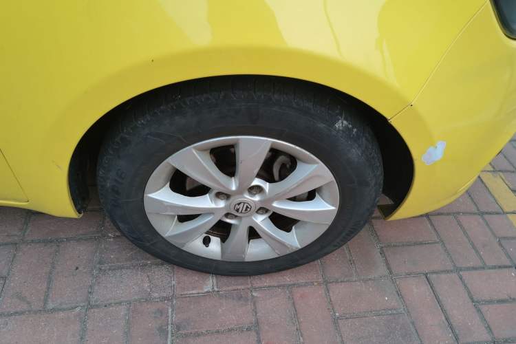 Used MG 3 2011 1.5L AMT Elite Edition Right Front Wheel Hub