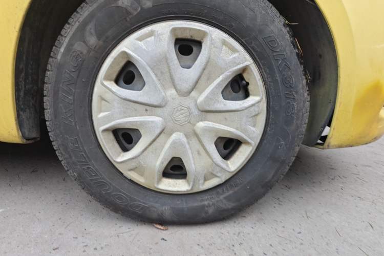 Used MG 3 2011 1.3L Manual Comfort Edition Right Front Wheel Hub