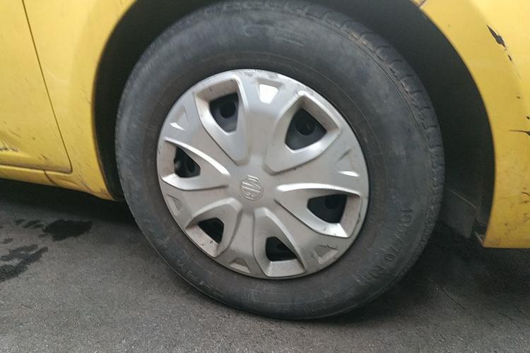 Used MG 3 2011 1.3L AMT Comfort Edition Right Front Wheel Hub