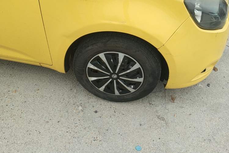 Used MG 3 2011 1.3L AMT Comfort Edition Right Front Wheel Hub