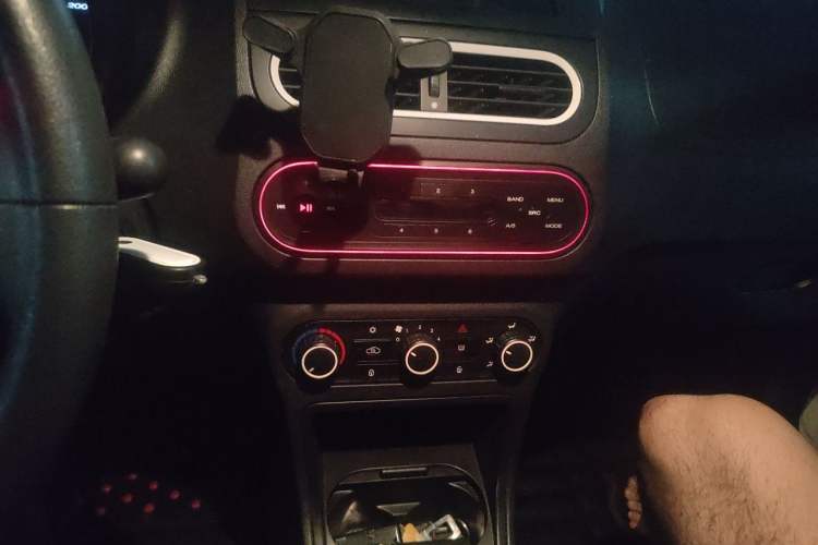 Used MG 3 2012 1.5L Manual Fashion Edition Audio And AC Panel
