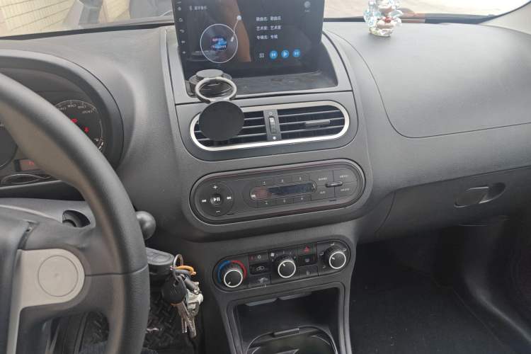 Used MG 3 2012 1.5L Manual Fashion Edition Audio And AC Panel