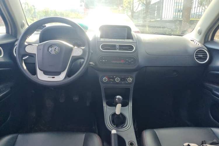 Used MG 3 2012 1.5L Manual Fashion Edition Center Console