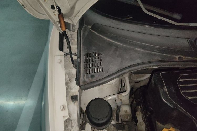 Used MG 3 2012 1.5L Manual Fashion Edition Engine Bay Right