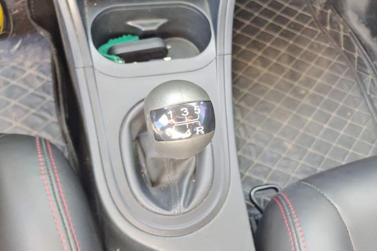 Used MG 3 2012 1.5L Manual Fashion Edition Gear Lever