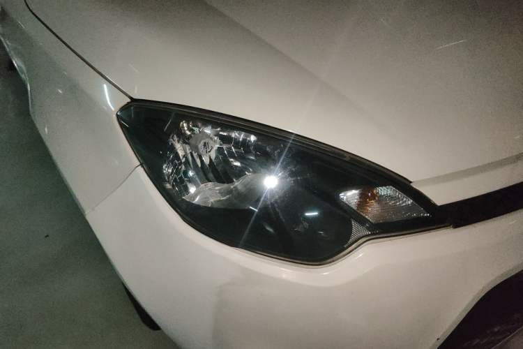 Used MG 3 2012 1.5L Manual Fashion Edition Right Front Headlight