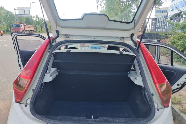 Used MG 3 2012 1.5L Manual Fashion Edition Trunk