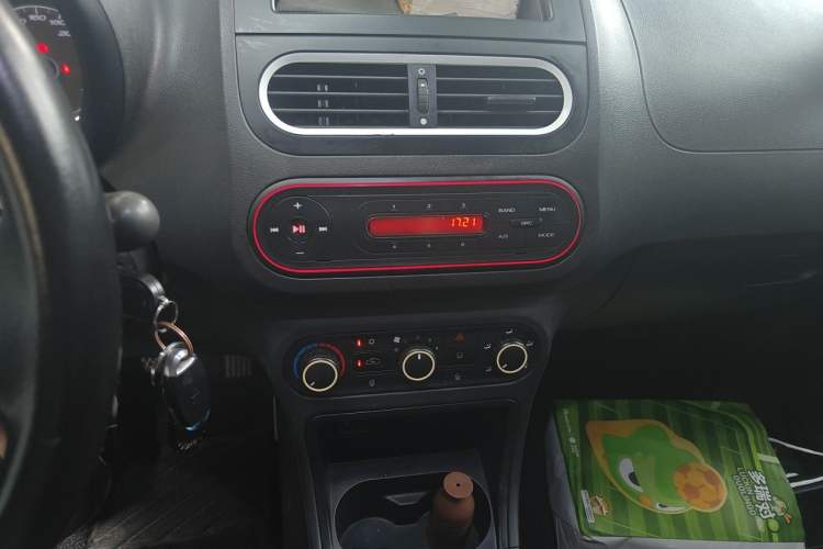 Used MG 3 2013 1.3L Manual Comfort Edition Audio And AC Panel