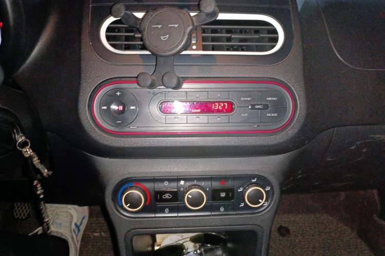 Used MG 3 2013 1.3L Manual Comfort Edition Audio And AC Panel
