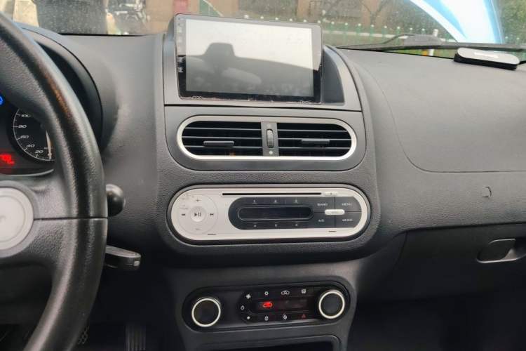 Used MG 3 2013 1.5L AMT Elite Edition Audio And AC Panel
