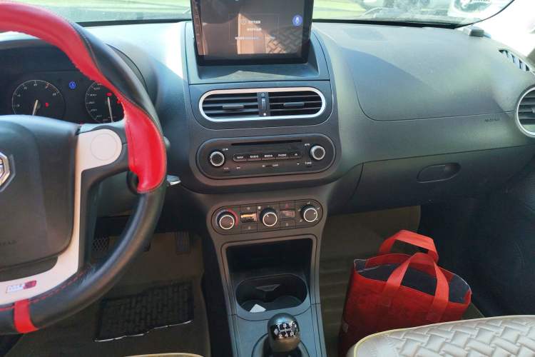 Used MG 3 2013 1.3L Manual Comfort Edition Audio And AC Panel