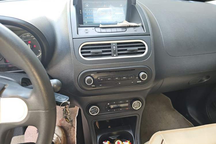 Used MG 3 2013 1.5L AMT Elite Edition Audio And AC Panel
