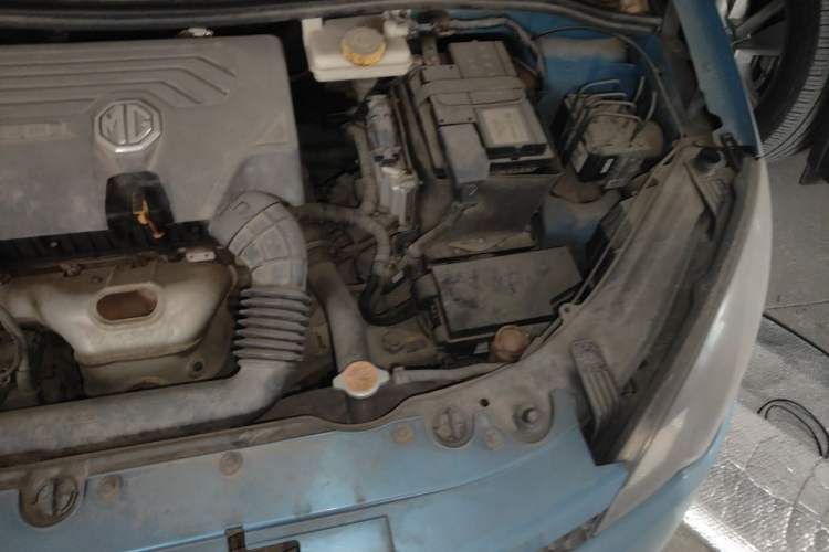 Used MG 3 2013 1.5L AMT Elite Edition Engine Bay Left