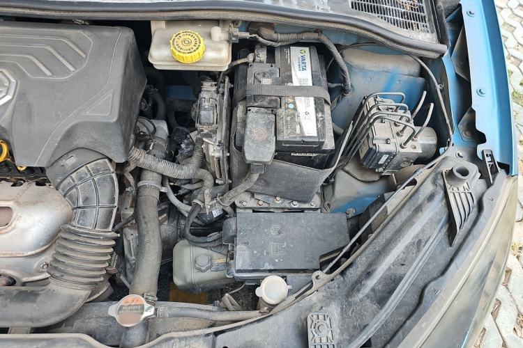 Used MG 3 2013 1.5L AMT Elite Edition Engine Bay Left