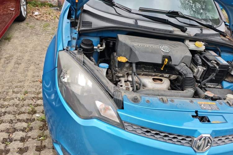 Used MG 3 2013 1.5L AMT Elite Edition Engine Bay Right