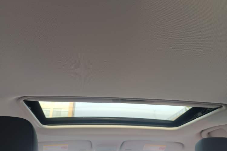 Used MG 3 2013 1.5L AMT Elite Edition Headliner