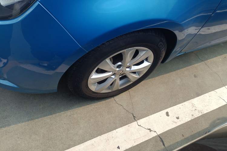 Used MG 3 2013 1.5L AMT Elite Edition Left Front Wheel Hub