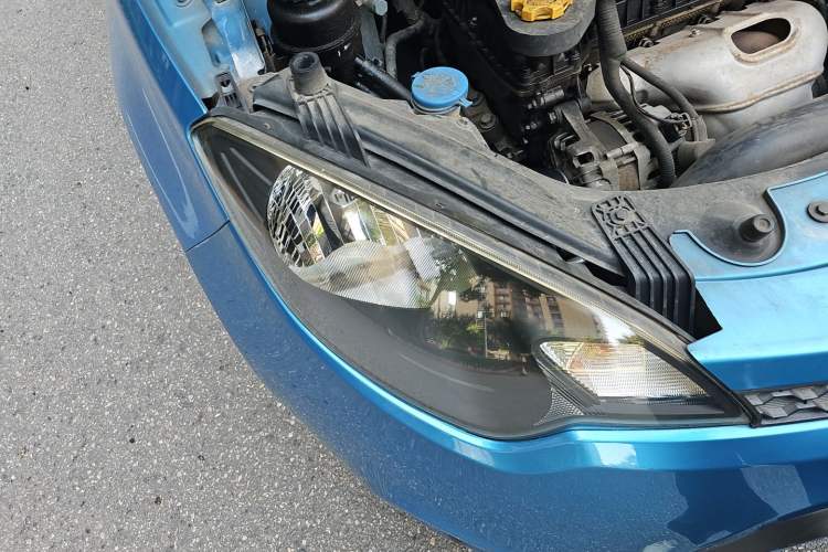 Used MG 3 2013 1.5L AMT Elite Edition Right Front Headlight