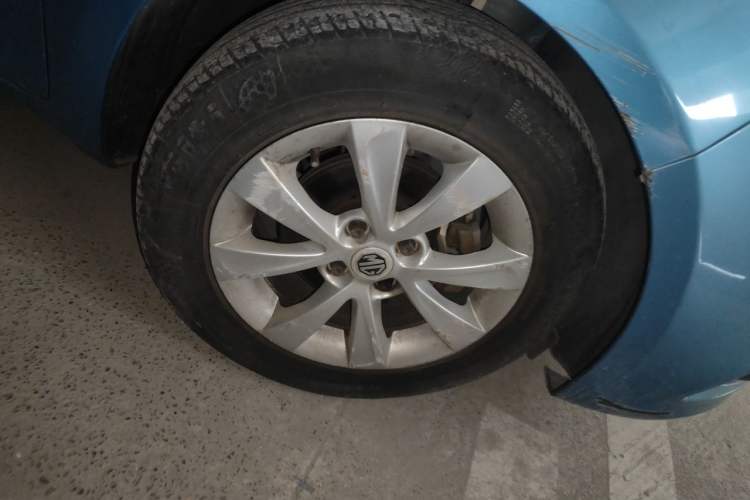 Used MG 3 2013 1.5L AMT Elite Edition Right Front Wheel Hub