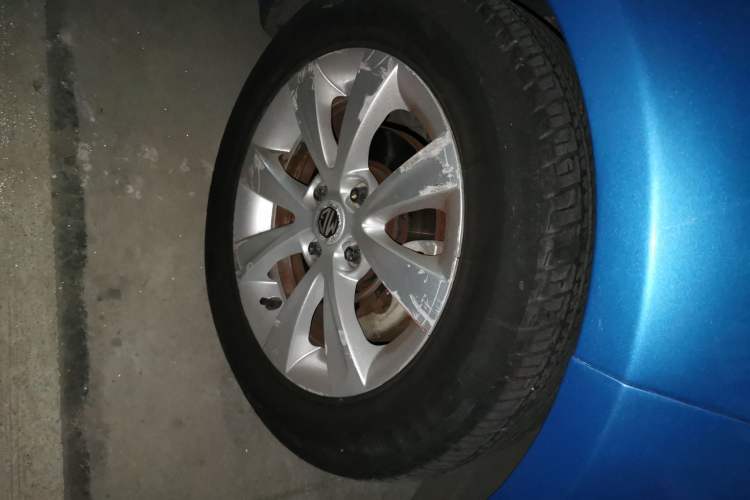 Used MG 3 2013 1.5L AMT Elite Edition Right Front Wheel Hub