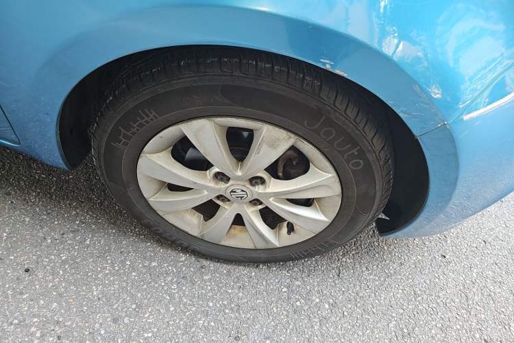 Used MG 3 2013 1.5L AMT Elite Edition Right Front Wheel Hub
