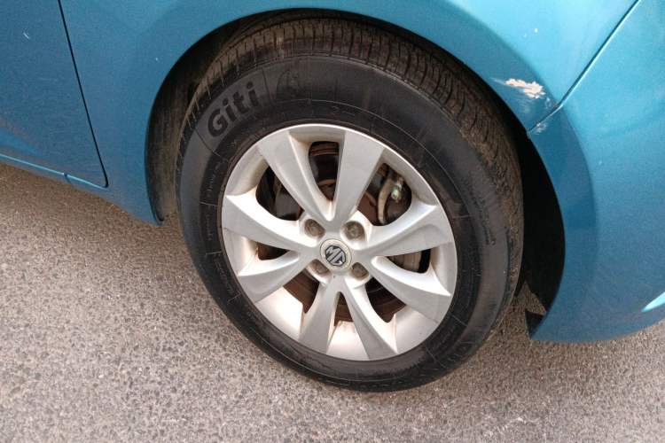 Used MG 3 2013 1.5L AMT Elite Edition Right Front Wheel Hub