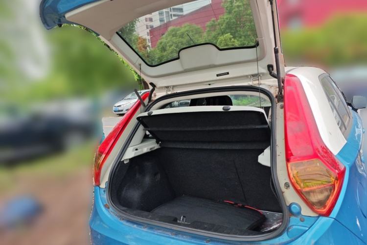 Used MG 3 2013 1.5L AMT Elite Edition Trunk