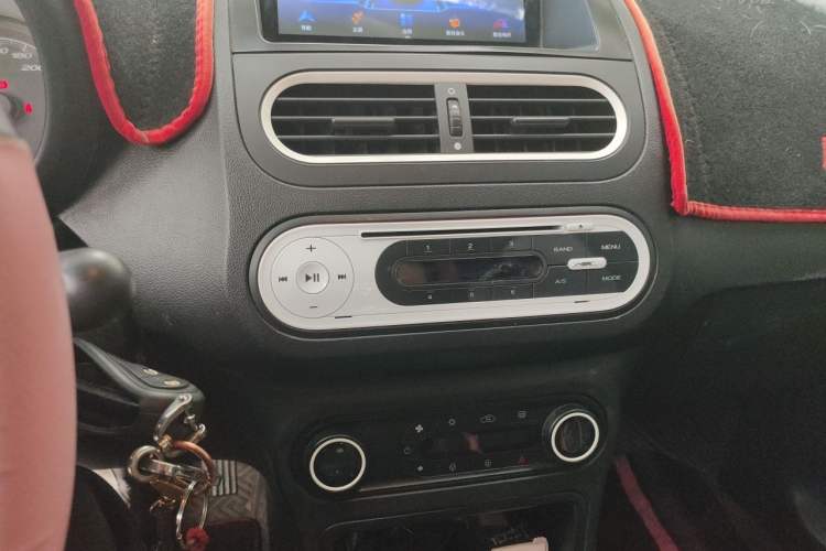 Used MG 3 2013 1.5L AMT Elite Edition Audio And AC Panel