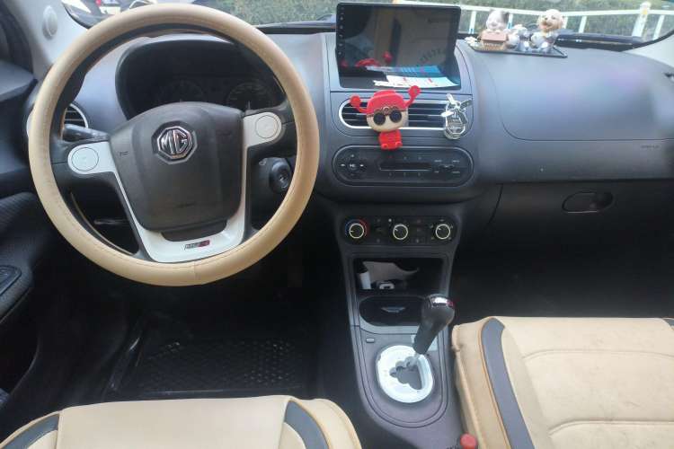 Used MG 3 2013 1.3L AMT Comfort Edition Center Console