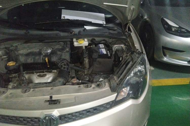 Used MG 3 2013 1.5L AMT Elite Edition Engine Bay Left
