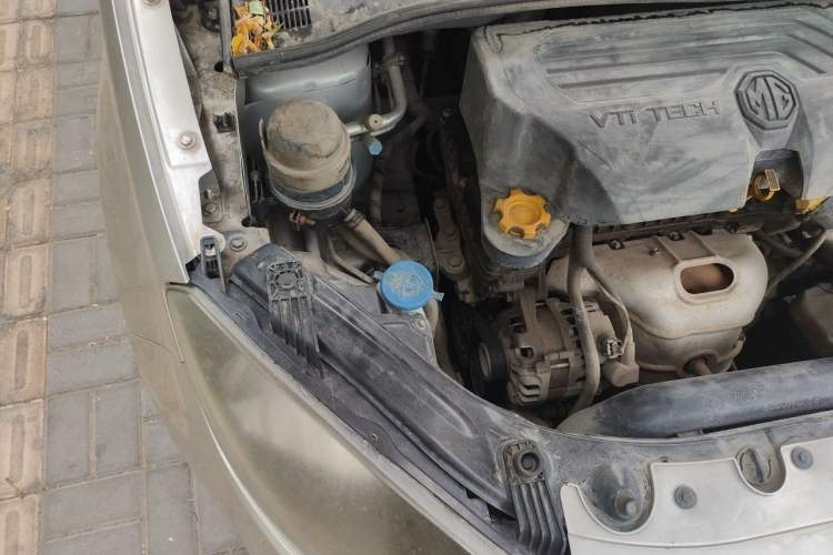 Used MG 3 2013 1.5L AMT Elite Edition Engine Bay Right