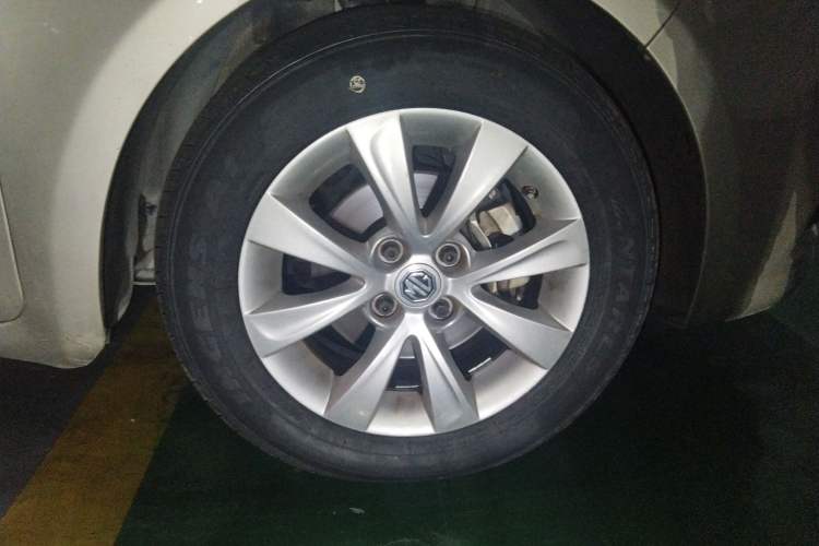 Used MG 3 2013 1.5L AMT Elite Edition Right Front Wheel Hub