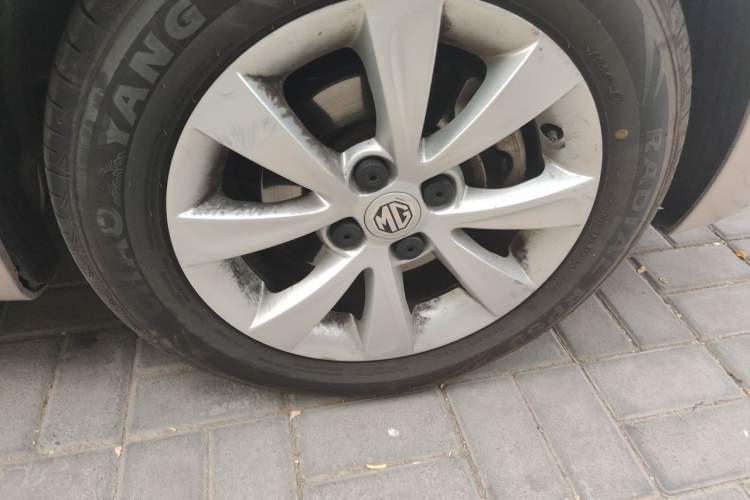 Used MG 3 2013 1.5L AMT Elite Edition Right Front Wheel Hub