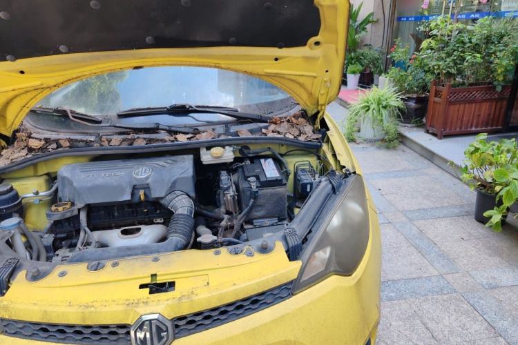 Used MG 3 2013 1.5L AMT Elite Edition Engine Bay Left