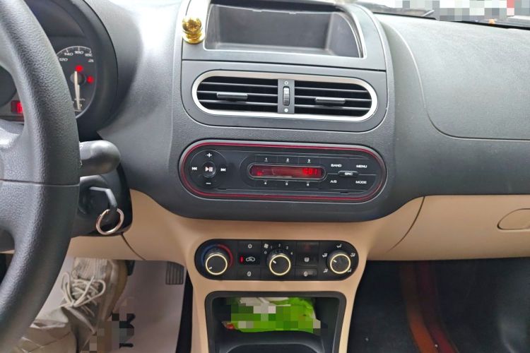 Used MG 3 2013 1.3L AMT Comfort Edition Audio And AC Panel
