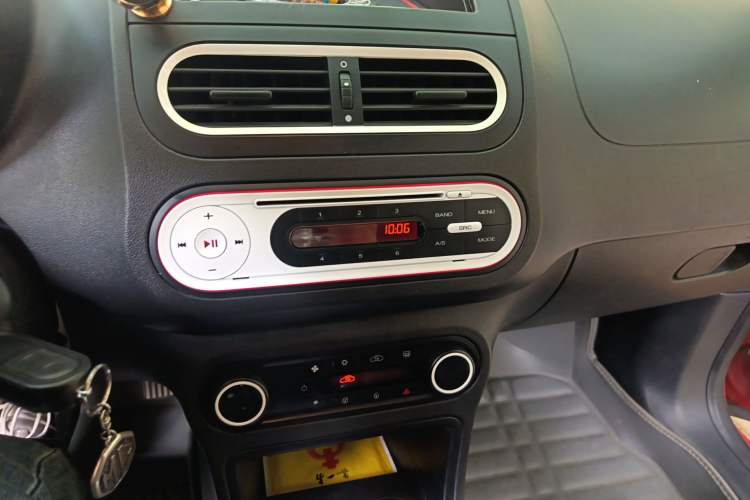 Used MG 3 2013 1.5L AMT Elite Edition Audio And AC Panel