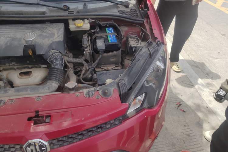 Used MG 3 2013 1.5L AMT Elite Edition Engine Bay Left