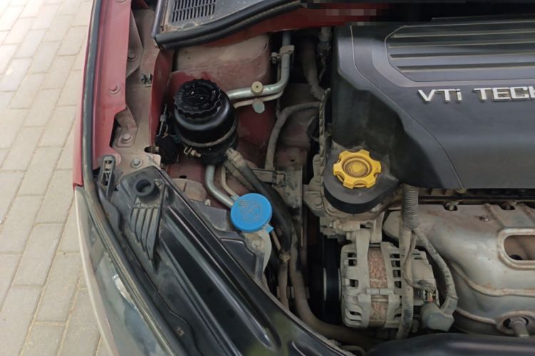 Used MG 3 2013 1.5L AMT Elite Edition Engine Bay Right