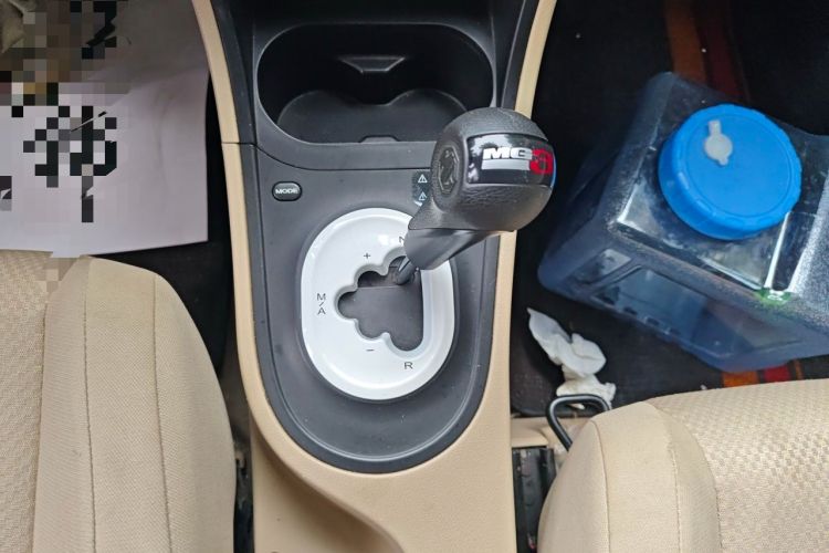 Used MG 3 2013 1.3L AMT Comfort Edition Gear Lever