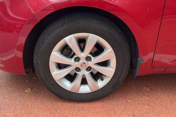 Used MG 3 2013 1.5L AMT Elite Edition Left Front Wheel Hub