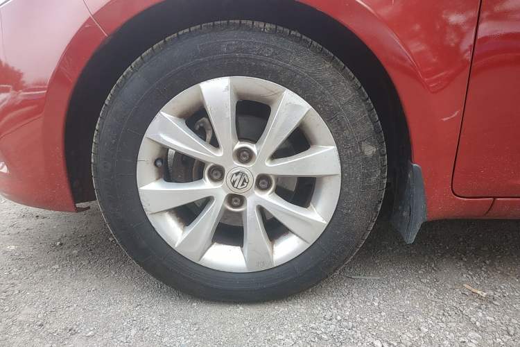Used MG 3 2013 1.5L AMT Elite Edition Left Front Wheel Hub