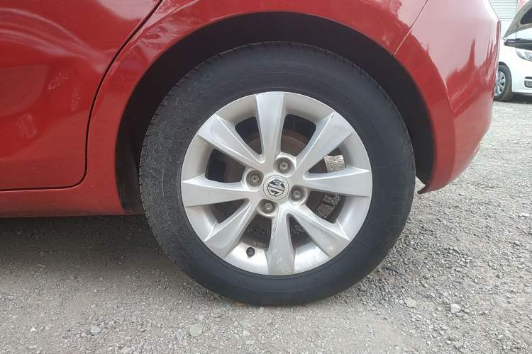 Used MG 3 2013 1.5L AMT Elite Edition Left Rear Wheel Hub