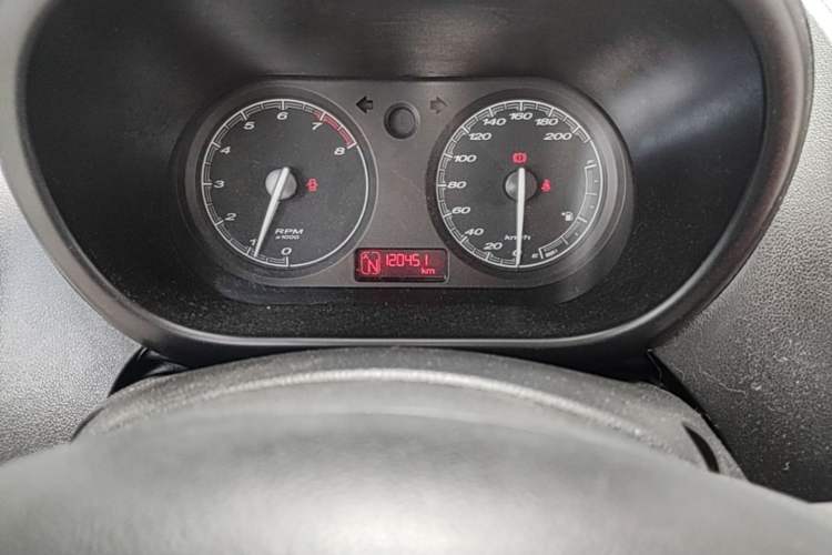 Used MG 3 2013 1.3L AMT Comfort Edition Odometer Close Up