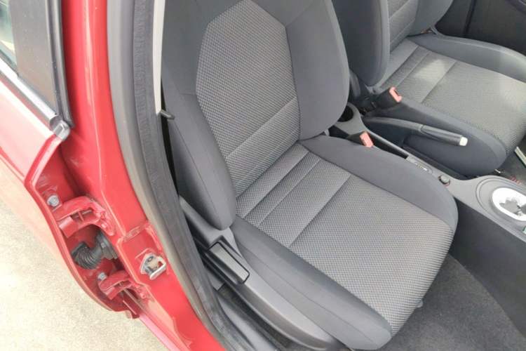 Used MG 3 2013 1.3L AMT Comfort Edition Right Front Seat