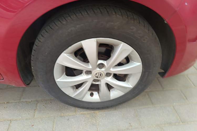 Used MG 3 2013 1.5L AMT Elite Edition Right Front Wheel Hub